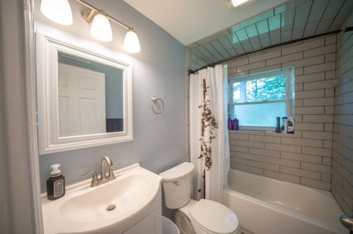 3 Gumbert Dr, Amelia OH  45102-1438 exterior