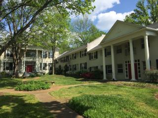 422 Bowling Ave, Nashville, TN 37205-2524
