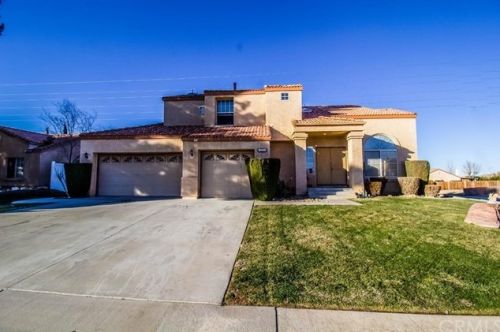 16448 Nuevo Rd, Victorville, CA 92395-5735