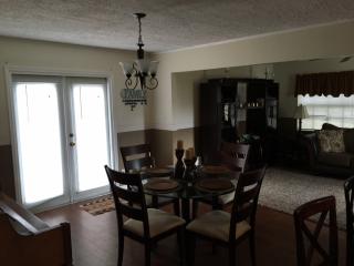 15106 18th St, Lutz, FL 33549-3611