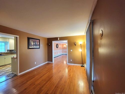 1 Starhaven Ave, Middletown NY  10940-4617 exterior