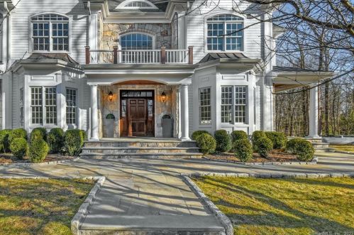 75 Wild Duck Rd, Stamford, CT 06903-3628
