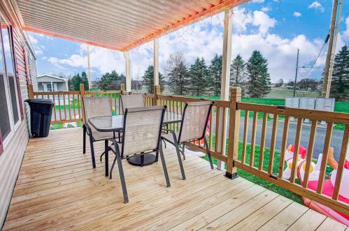 4795 Snowdrift Ln, Zanesville OH  43701-7098 exterior