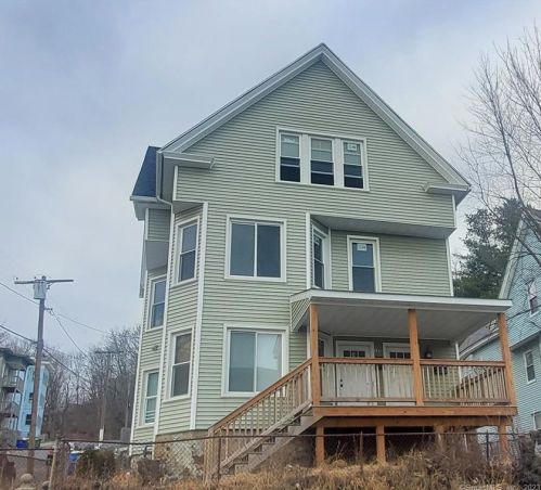 105 Easton Ave, Waterbury CT  06704-3032 exterior
