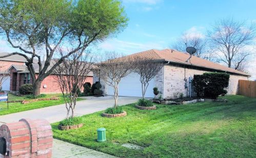 1620 Flagstone Ln, Oak Point TX  75068-6407 exterior