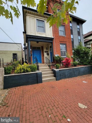 3313 Hamilton St, Philadelphia, PA 19104-2530