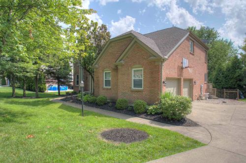 935 Oak Dr, Covington, KY 41017-5330