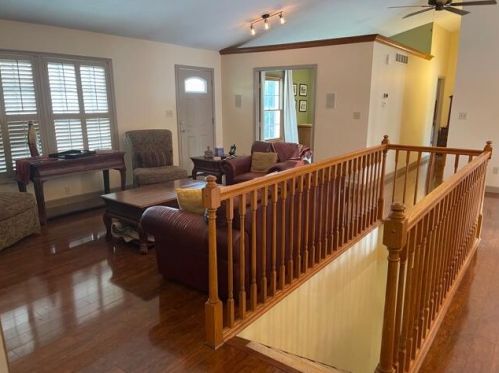 2310 Chickasaw Dr, London OH  43140-9014 exterior