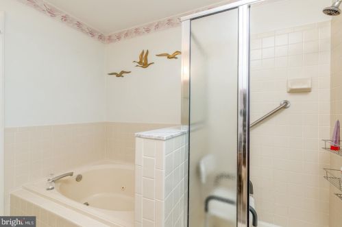 6702 Normandy Dr, Mount Laurel NJ  08054-5993 exterior