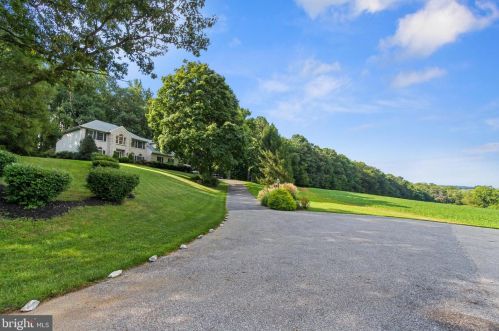 11 Dominion Dr, Tolna, PA 17349-9738