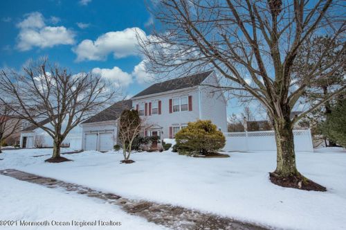 95 Evesboro Ln, East Freehold, NJ 07728-9514