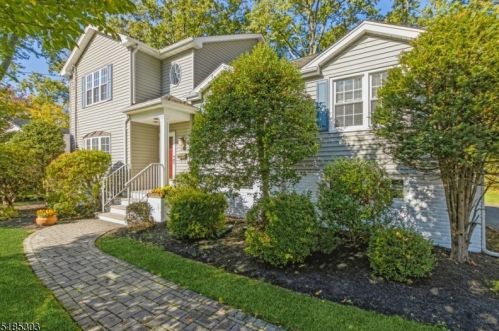 928 Willow Grove Rd, Westfield, NJ 07090-3522