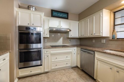 100 Bent Tree Ct, Irving TX 75061-4470 exterior