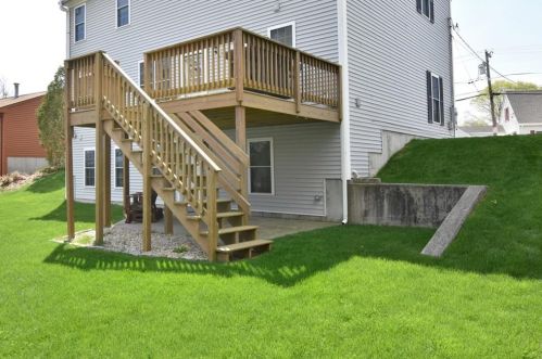 44 Boulevard Ave, Lincoln RI  02865-2108 exterior