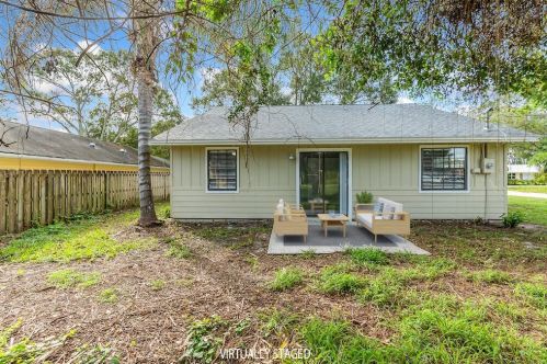 2890 1 Pl, Vero Beach FL 32968-2549 exterior