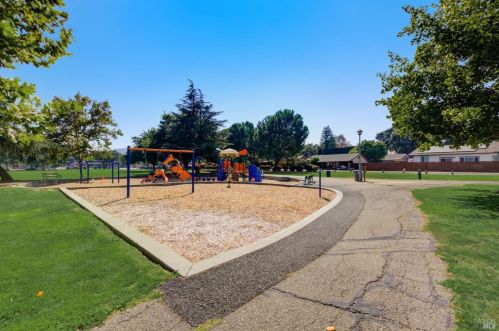 150 Alonzo Ct, Vacaville CA  95687-5466 exterior