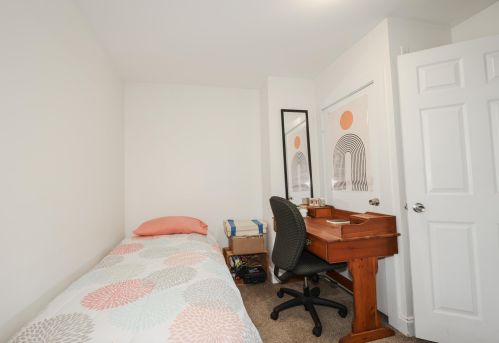 5 Gerry Ave, Newmarket NH  03857-1901 exterior