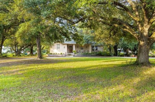 1812 Mcarthur Ave, Lehigh Acres, FL 33972-1221