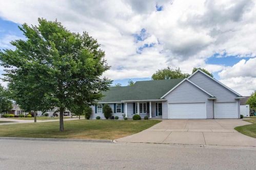 465 Mcauliffe Heights Trl, Green Bay, WI 54311-7593