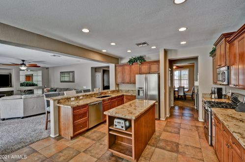 15165 143rd Ave, Sun City, AZ 85379-8542