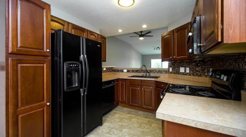 1806 Hamilton Ct, Florence, KY 41042-8780