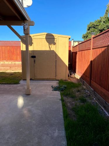 233 O St, Lathrop CA  95330-9661 exterior