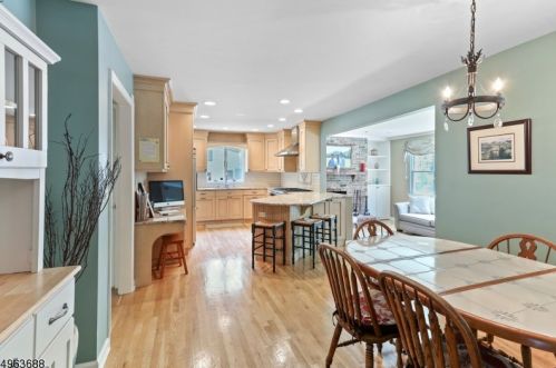 29 Maple Village Ct, Bernardsville NJ  07924-2509 exterior