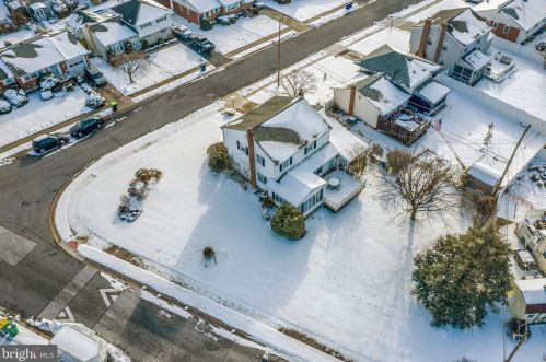 2114 Lynch Dr, Wilmington DE  19808-4825 exterior