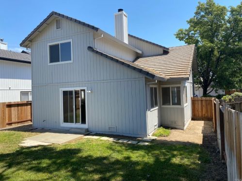 1124 Araquipa Ct, Vacaville, CA 95687-6571