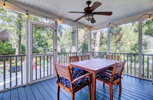 287 Mount Royall Dr, Mount Pleasant SC  29464-6276 exterior