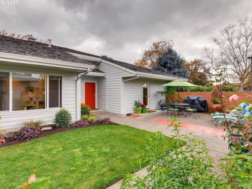 32540 Arbor Lk Dr, Wilsonville OR  97070-8461 exterior