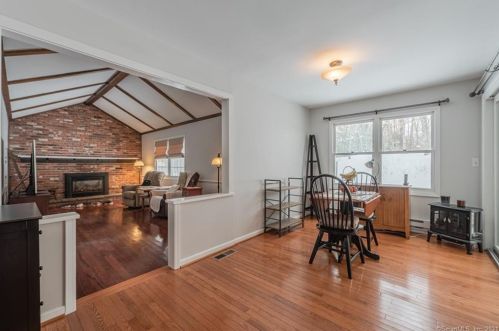 56 Great Ring Rd, Sandy Hook CT 06482-1605 exterior