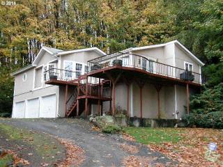4940 Lewis River Rd, Woodland, WA 98674-9305