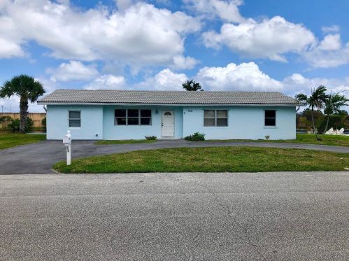 7012 Venetian Way, West Palm Beach, FL 33406-6827