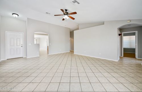 7410 Elwood St, Phoenix AZ  85043-5504 exterior