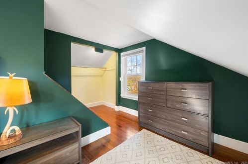 51 Riverview Ave, Groton CT  06340-3513 exterior