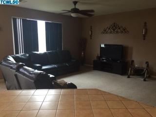 1136 Rosemary Ave, London CA  93618-8048 exterior