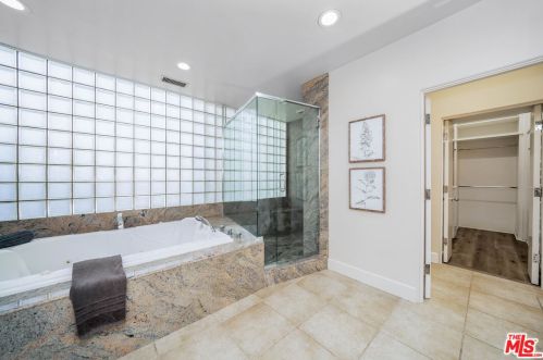 22733 De Kalb Dr, Calabasas CA  91302-4805 exterior