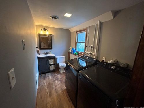 36 Debra Ln, Bristol CT  06010-2724 exterior