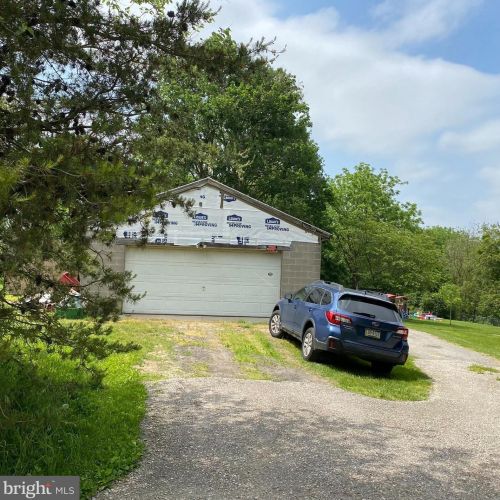 61 Baltimore St, Spring Grove, PA 17362-7986
