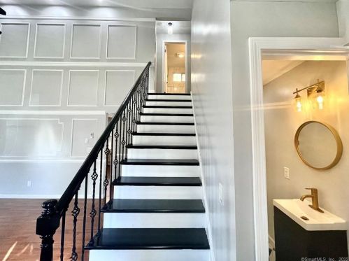 97 Bramblebush Rd, Manchester CT  06040-6300 exterior