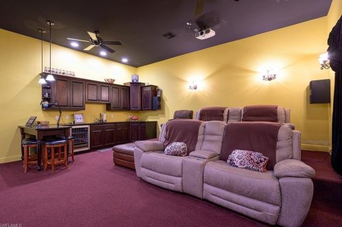 10218 Avonleigh Dr, Bonita Springs FL 34135-7059 exterior