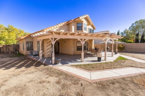 42657 Tempo Dr, Lancaster, CA 93536-4425