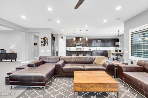 21414 37th Run, Phoenix, AZ 85050-8394