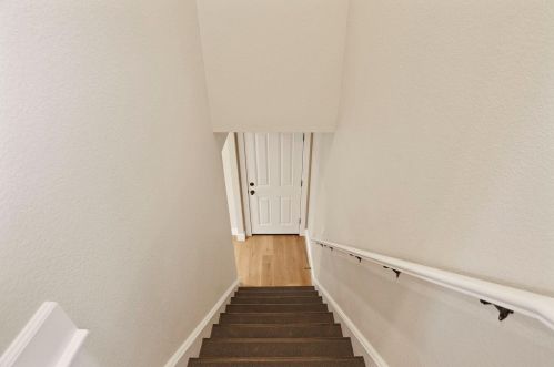 209 Forrest Ave, Lodi CA 95240-1019 exterior