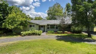 61940 Pettigrew Rd, Bend, OR 97702-2418