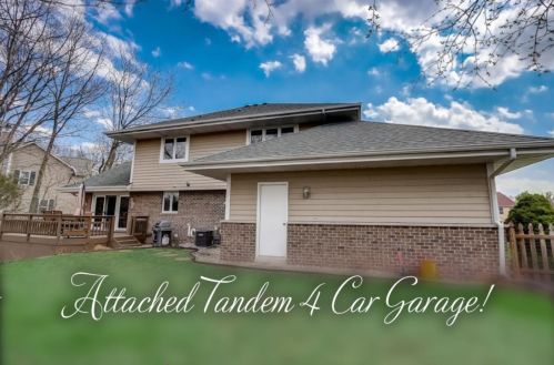 585 Bradford Way, Chenequa, WI 53029-2541