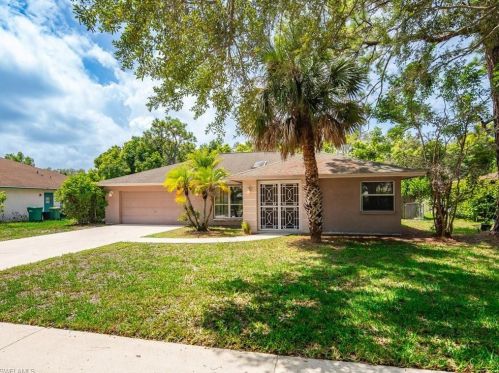 2596 River Reach Dr, Naples, FL 34104-6929