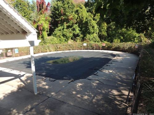 67 Bathcrescent Ln, Bloomfield CT  06002-2156 exterior