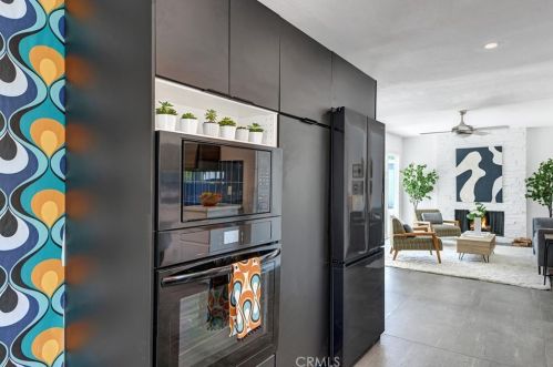 2221 Francis Dr, Palm Springs CA  92262-2553 exterior